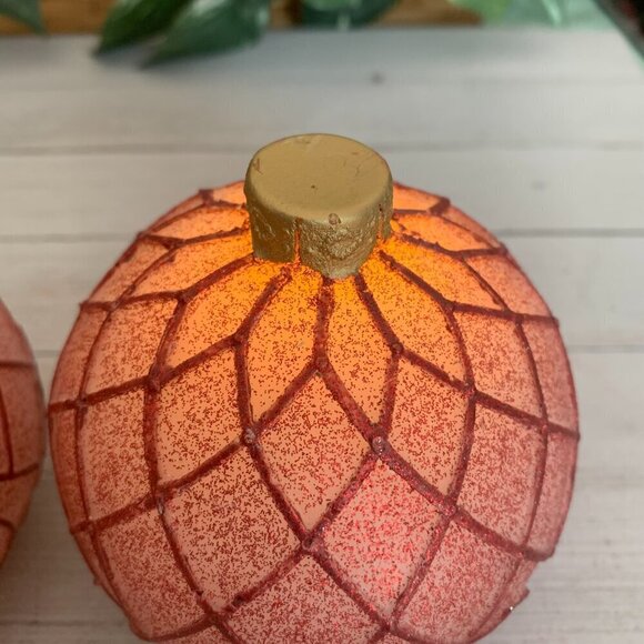 Valerie Parr Hill Set of 2 RED Lighted Christmas Ornaments Illuminated Globes - Picture 6 of 15